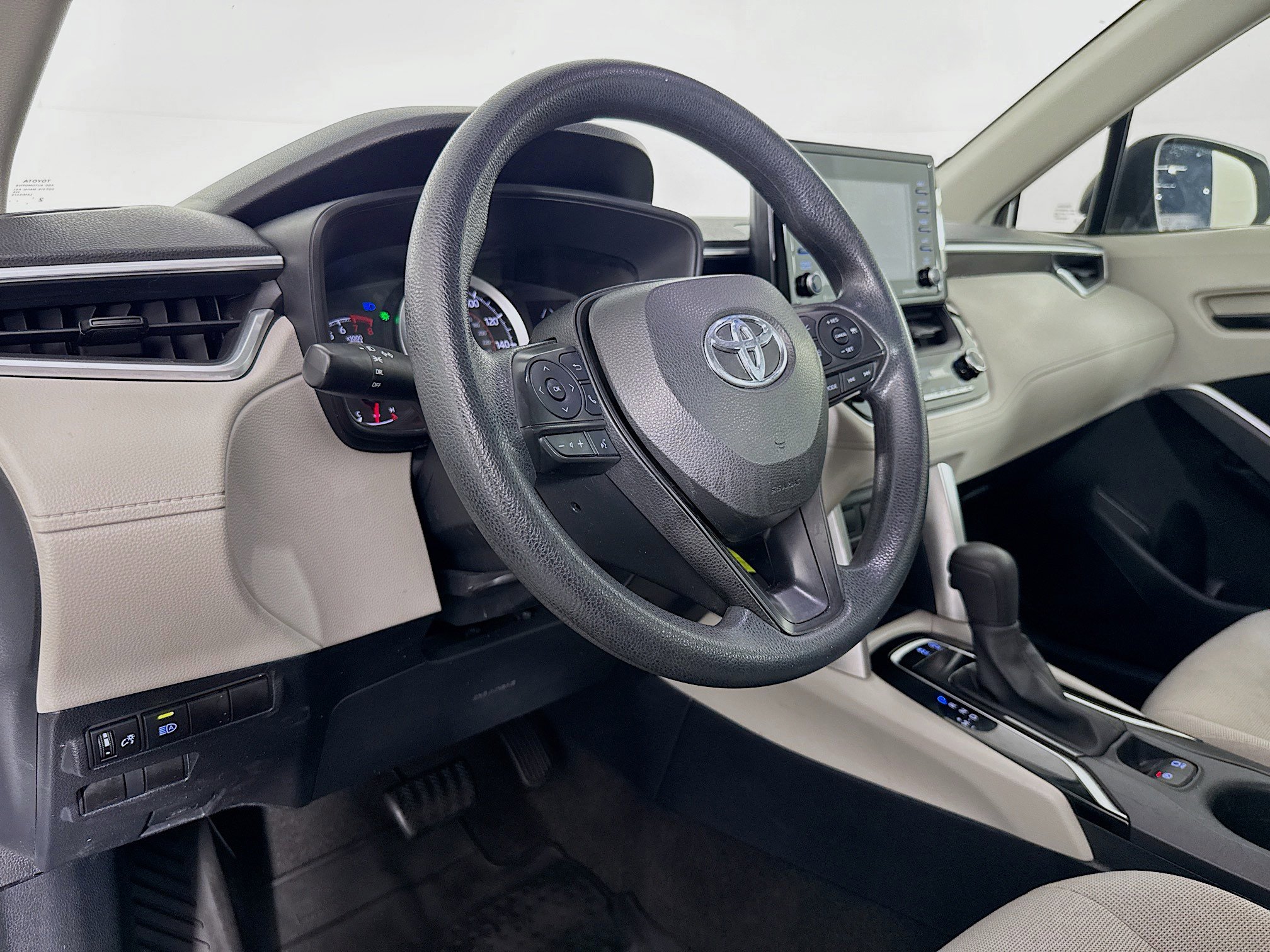 Used 2022 Toyota Corolla Cross L image 21