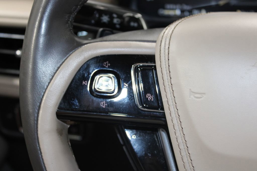 Used 2023 Lincoln Aviator Reserve w/ Equipment Group 201A image 40