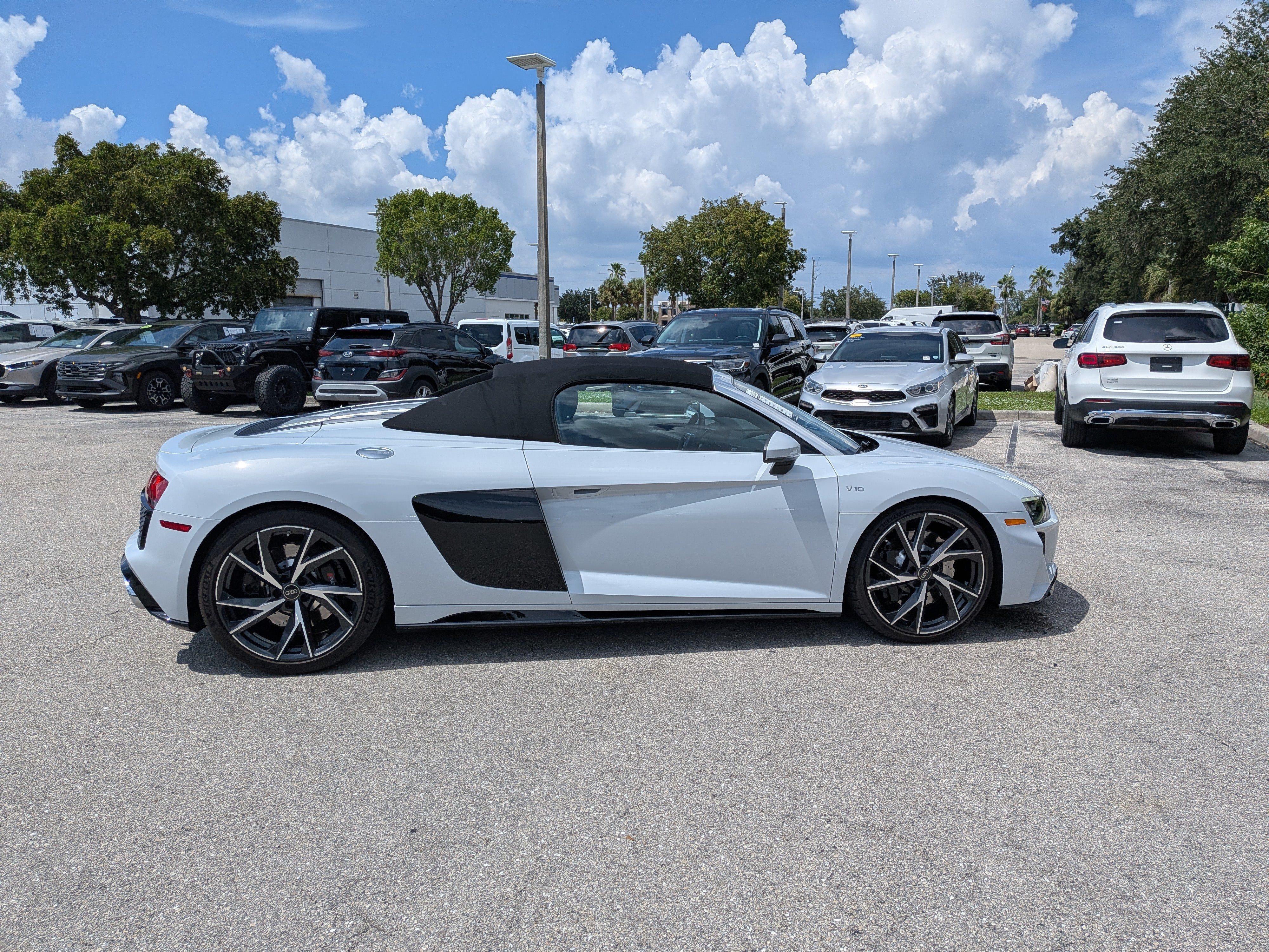 Used 2023 Audi R8 V10 performance RWD image 3