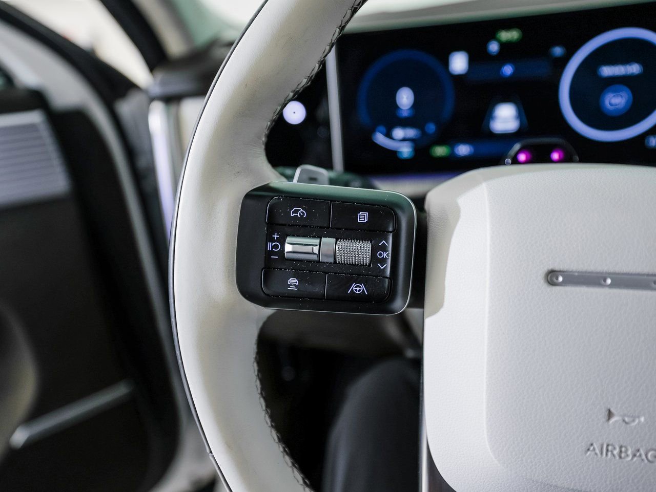 Used 2025 Hyundai Santa Fe Calligraphy image 17