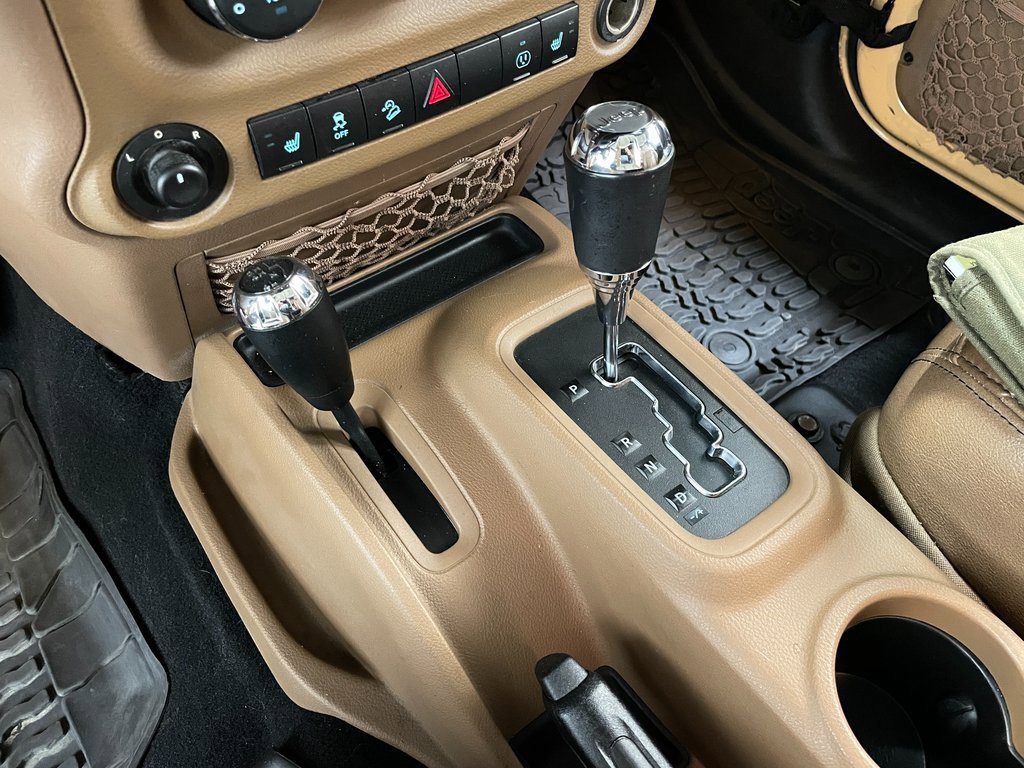 Used 2014 Jeep Wrangler Unlimited Rubicon image 27