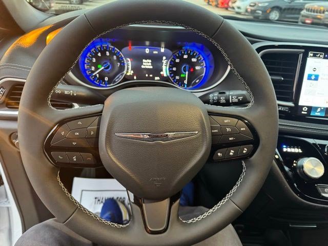 New 2026 Chrysler Pacifica Select image 17