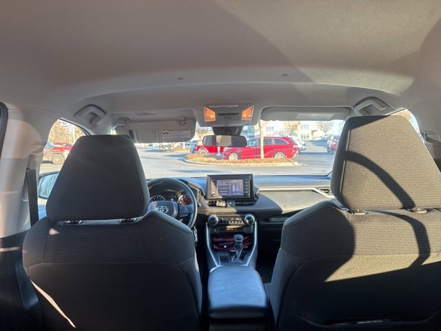 Used 2019 Toyota RAV4 LE image 12