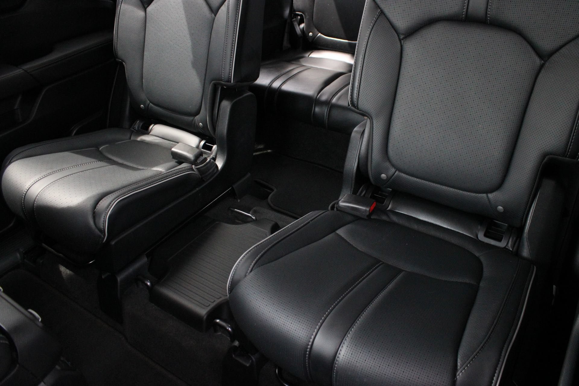 Used 2025 Honda Pilot Elite image 17