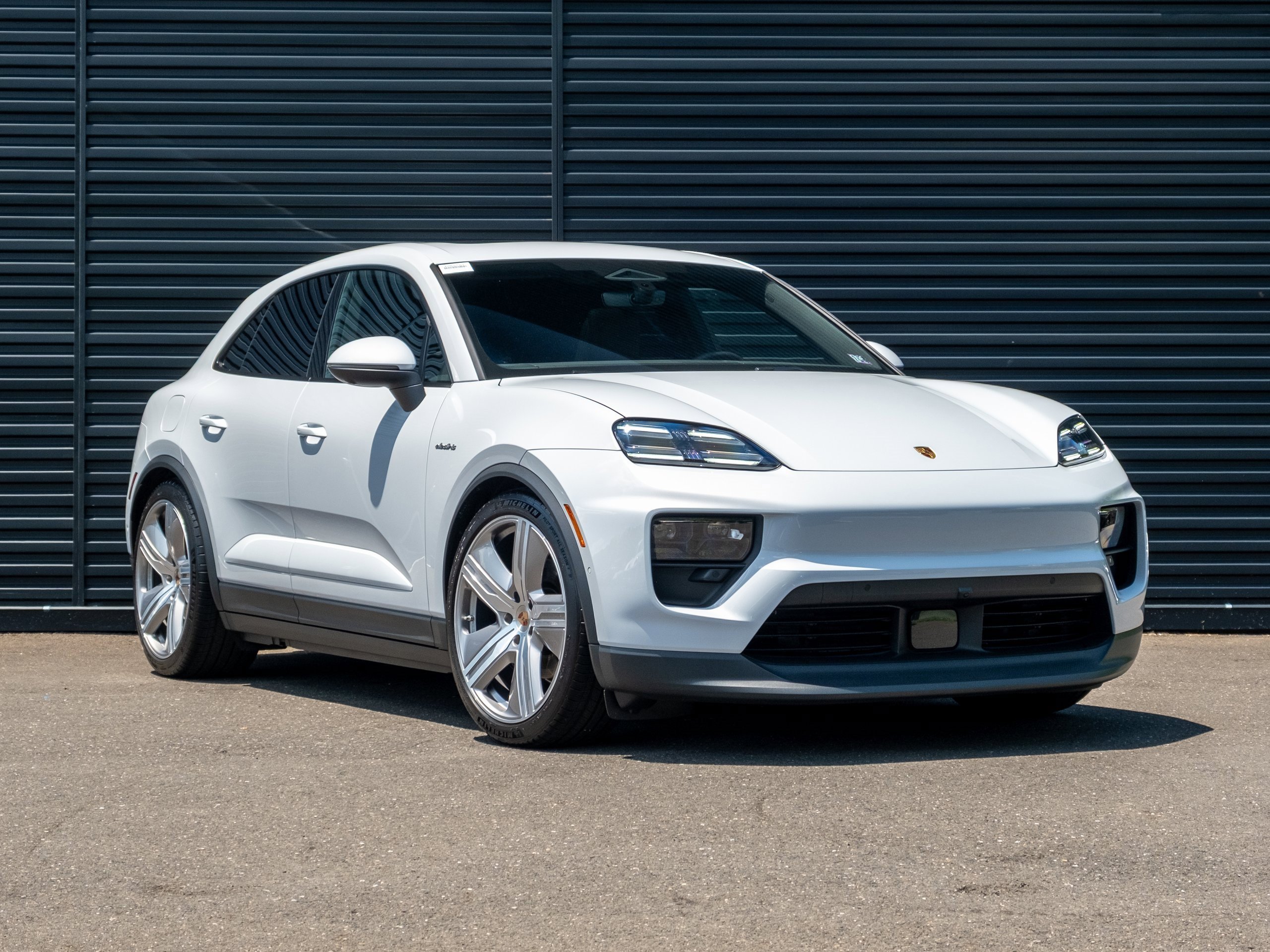 Used 2025 Porsche Macan Electric image 10
