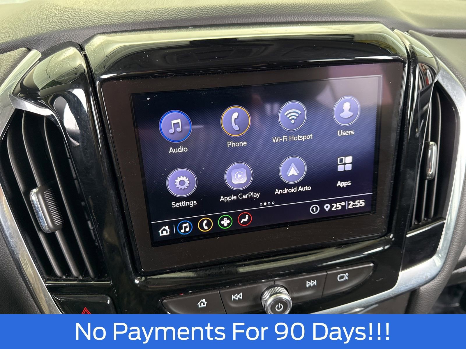 Used 2020 Chevrolet Traverse LT image 17