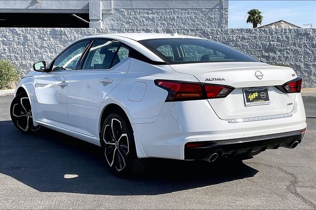 Certified 2023 Nissan Altima 2.5 SR w/ SR Premium Package AWD/4WD image 10