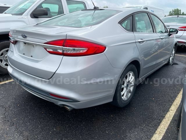 Used 2017 Ford Fusion S FWD image 7