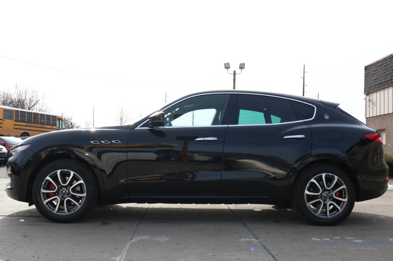 Used 2020 Maserati Levante image 22