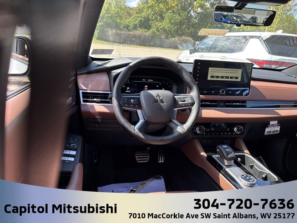 New 2025 Mitsubishi Outlander SEL image 15