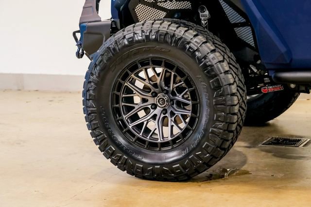 Used 2025 Jeep Gladiator Sport AWD/4WD image 11