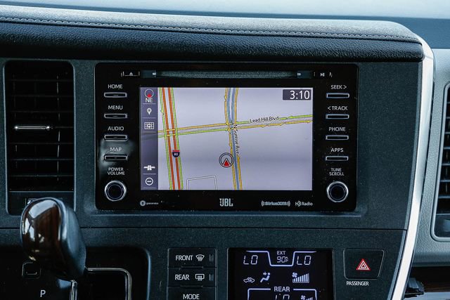 Used 2019 Toyota Sienna Limited Premium image 14