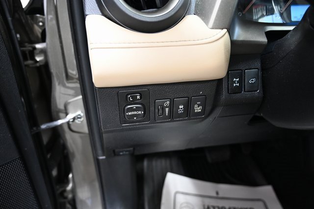 Used 2014 Toyota RAV4 Limited image 26