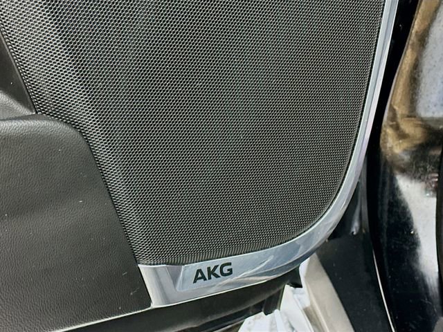 Used 2023 Cadillac Escalade ESV Premium Luxury image 20