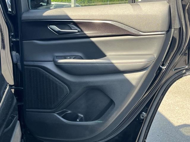 Used 2023 Jeep Grand Cherokee Laredo w/ Luxury Tech Group I image 23