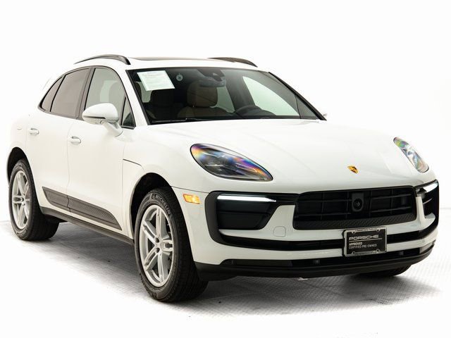 Certified 2025 Porsche Macan image 34