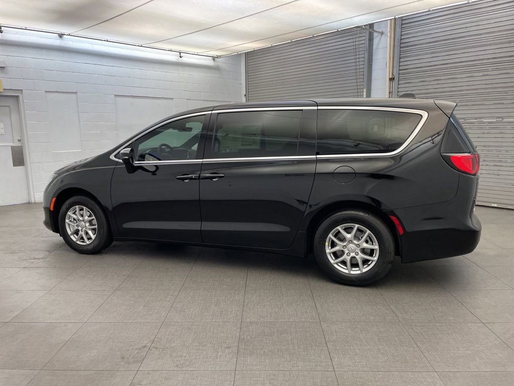 New 2026 Chrysler Voyager LX FWD image 5