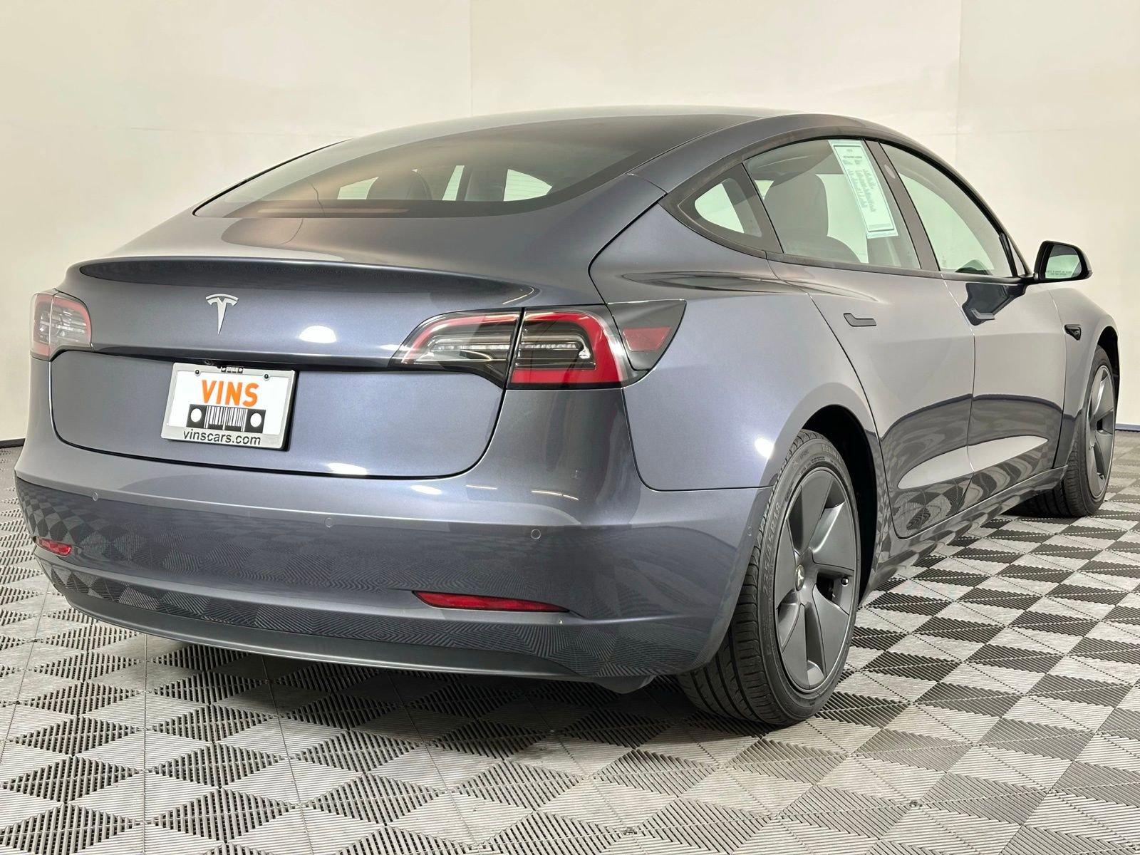 Used 2023 Tesla Model 3 Standard Range image 4