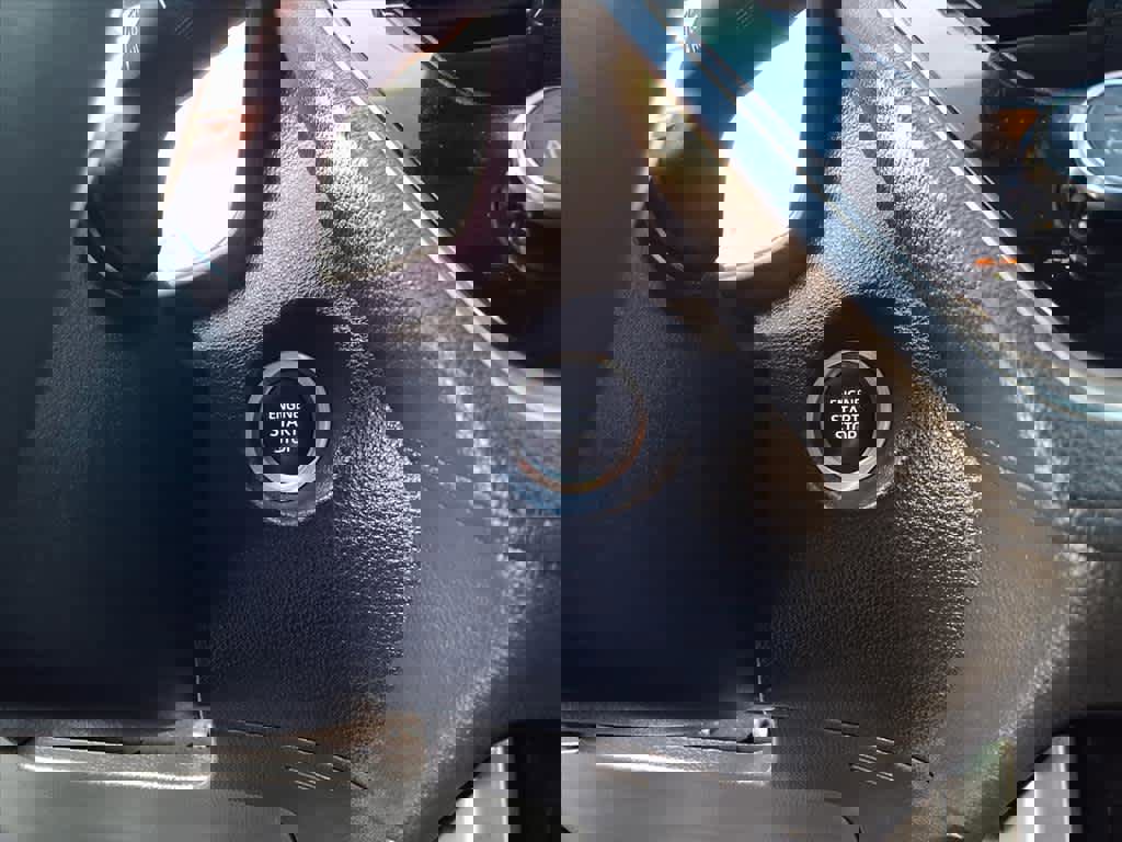 Certified 2023 Toyota Corolla Cross LE image 14