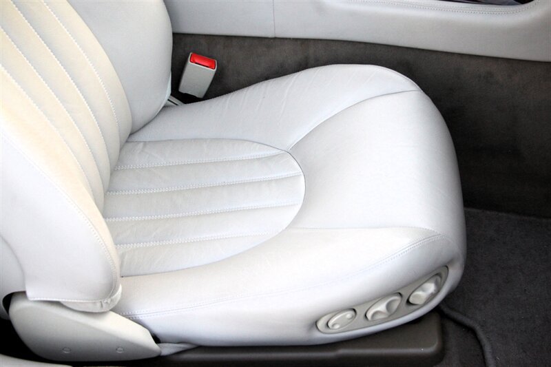 Used 1998 Jaguar XK8 Coupe RWD image 24