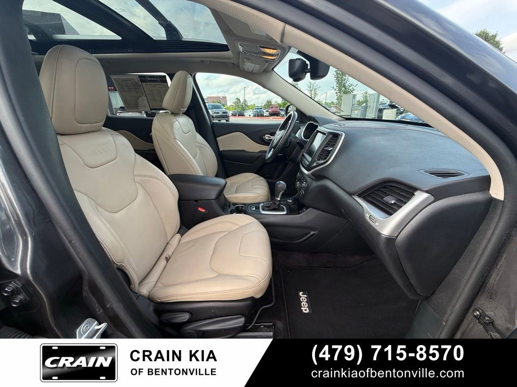 Used 2016 Jeep Cherokee Limited AWD/4WD image 31