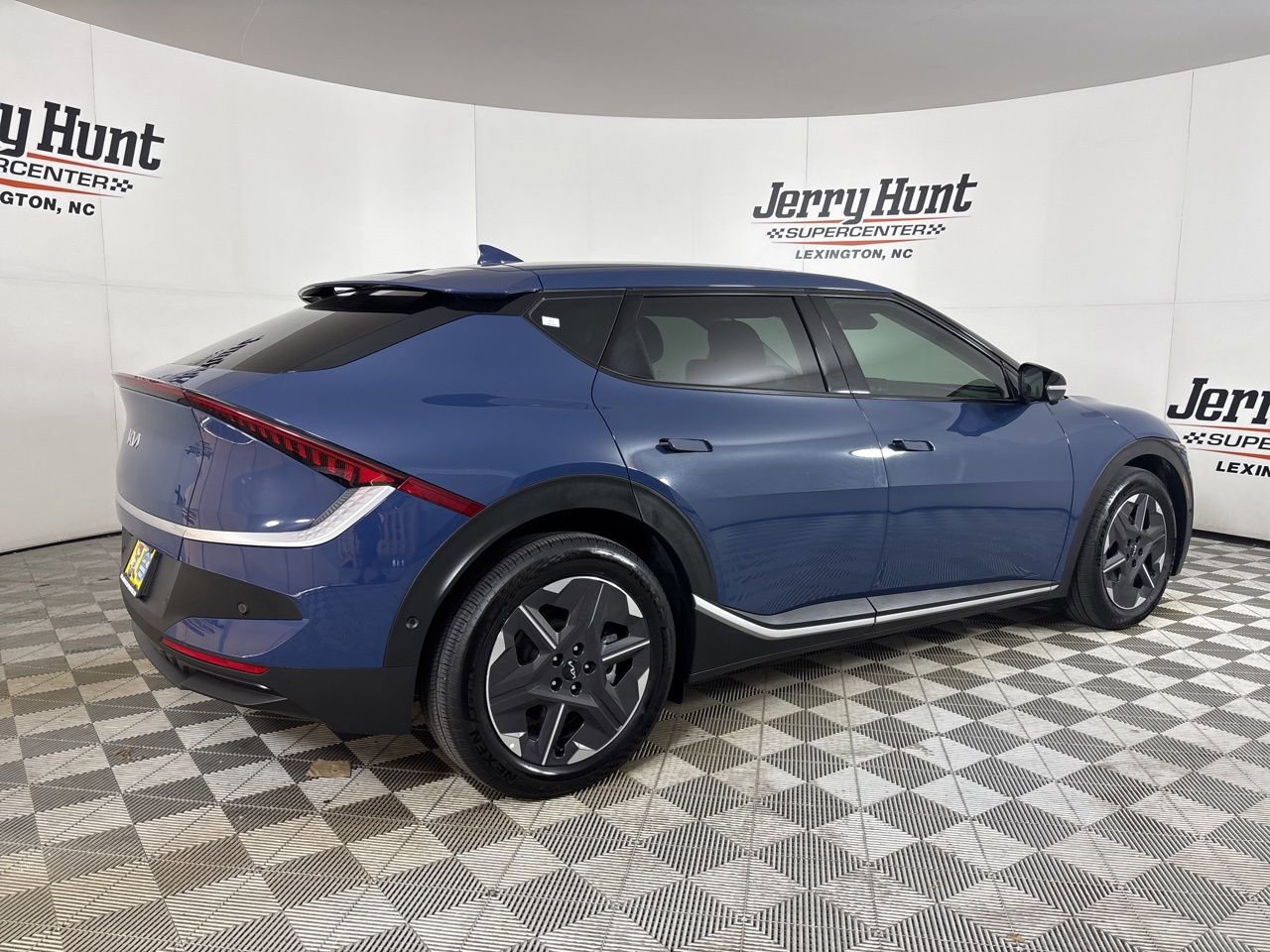 Used 2025 Kia EV6 Light w/ Light LR Technology Package image 4