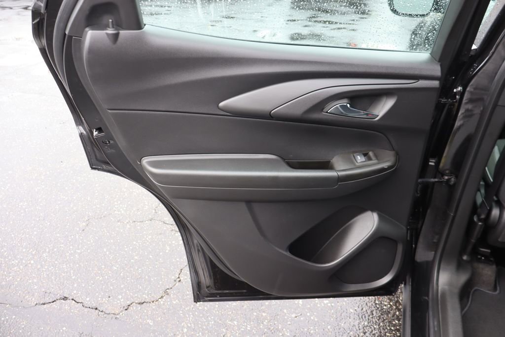 Used 2023 Chevrolet TrailBlazer LS image 24