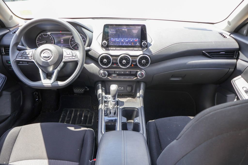 Certified 2025 Nissan Sentra SV image 6