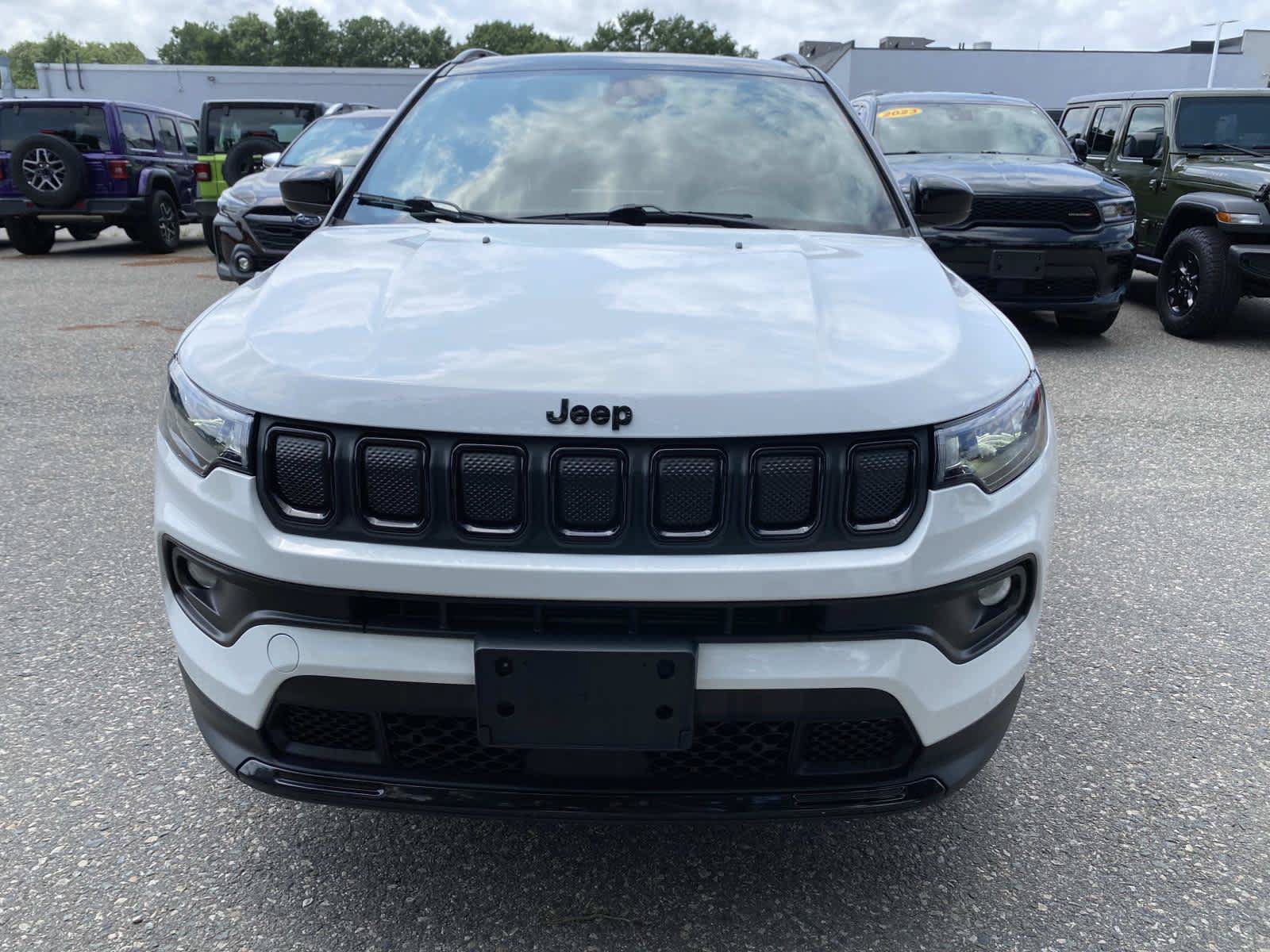 Certified 2022 Jeep Compass Latitude w/ Sun and Sound Group AWD/4WD image 9