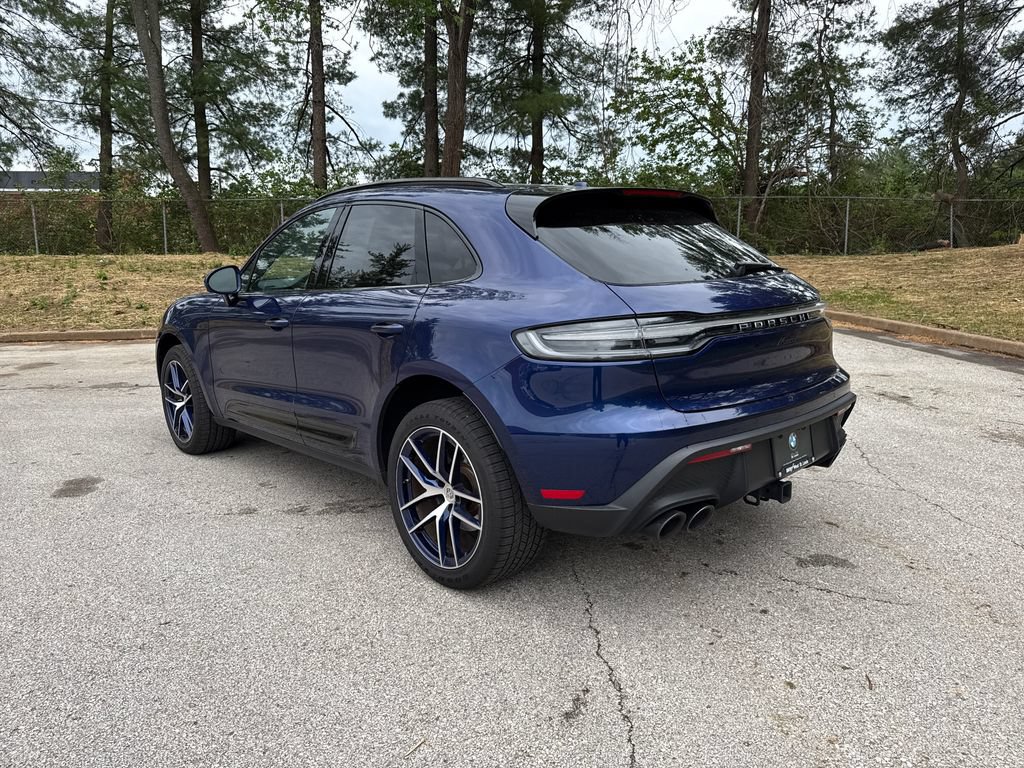 Used 2023 Porsche Macan AWD/4WD image 3