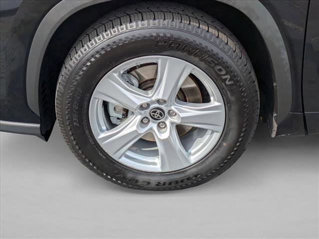 Used 2020 Toyota Highlander LE FWD image 10
