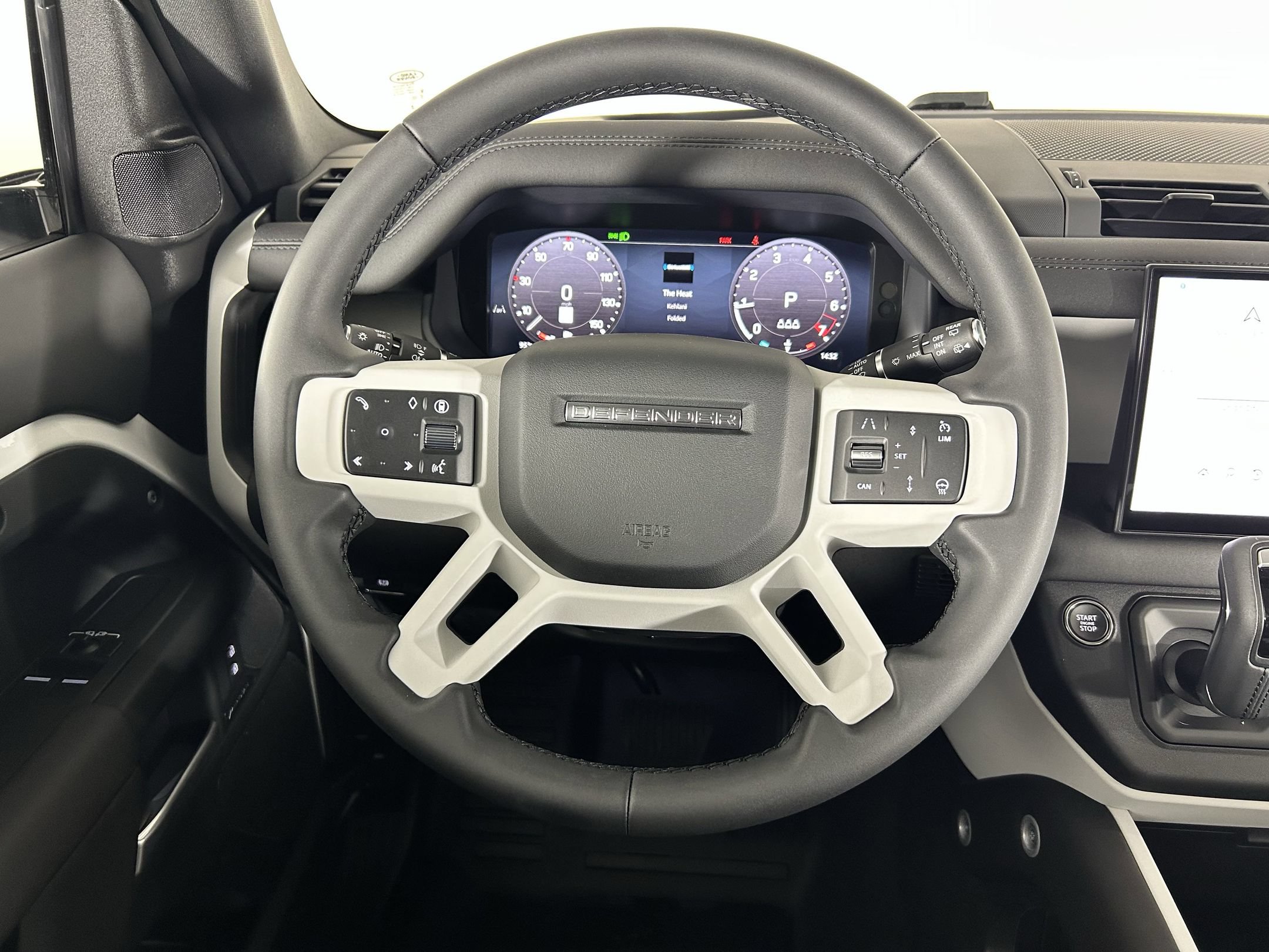 Used 2025 Land Rover Defender 90 S AWD/4WD image 13