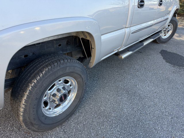 Used 2005 GMC Sierra 2500 SLT w/ Heavy-Duty Power Package AWD/4WD image 28