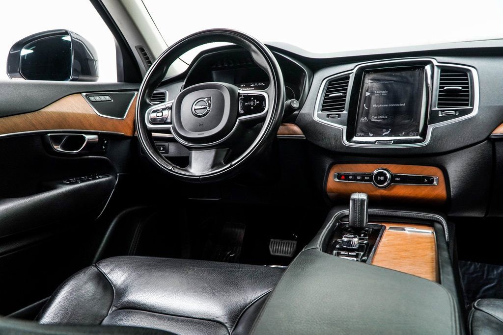 Used 2021 Volvo XC90 T8 Inscription Expression w/ Climate Package image 19