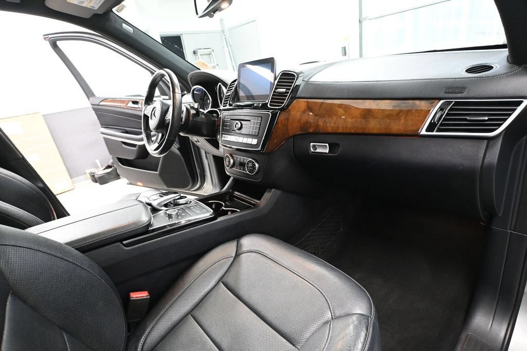 Used 2017 Mercedes-Benz GLS 550 4MATIC image 53