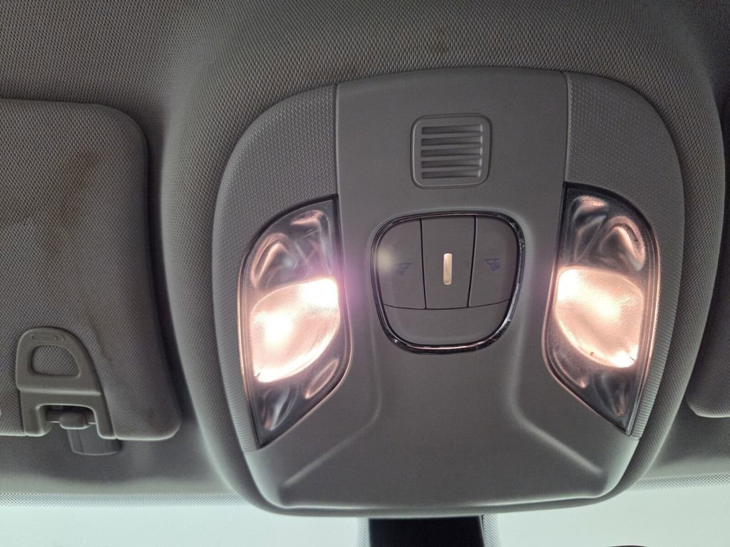 Certified 2020 Jeep Compass Latitude image 16