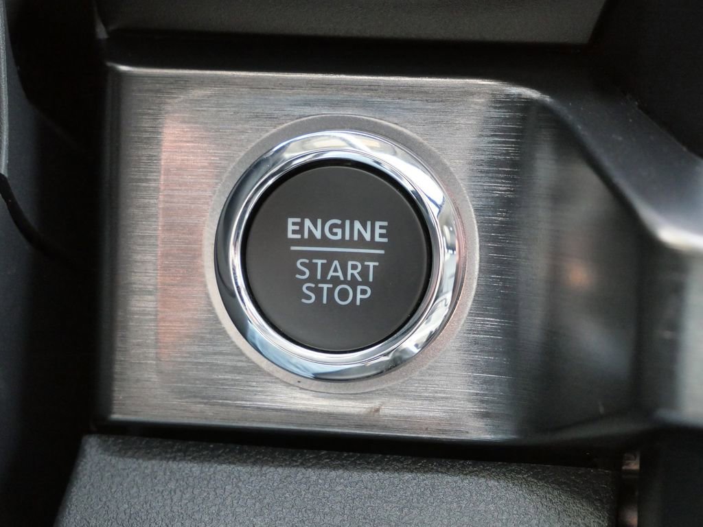 Used 2023 Ford F250 Lariat w/ Lariat Ultimate Package image 44