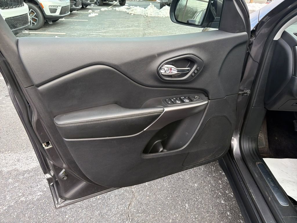 Certified 2019 Jeep Cherokee Limited image 13