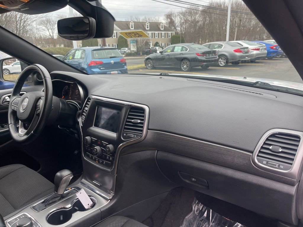 Used 2018 Jeep Grand Cherokee Laredo image 13