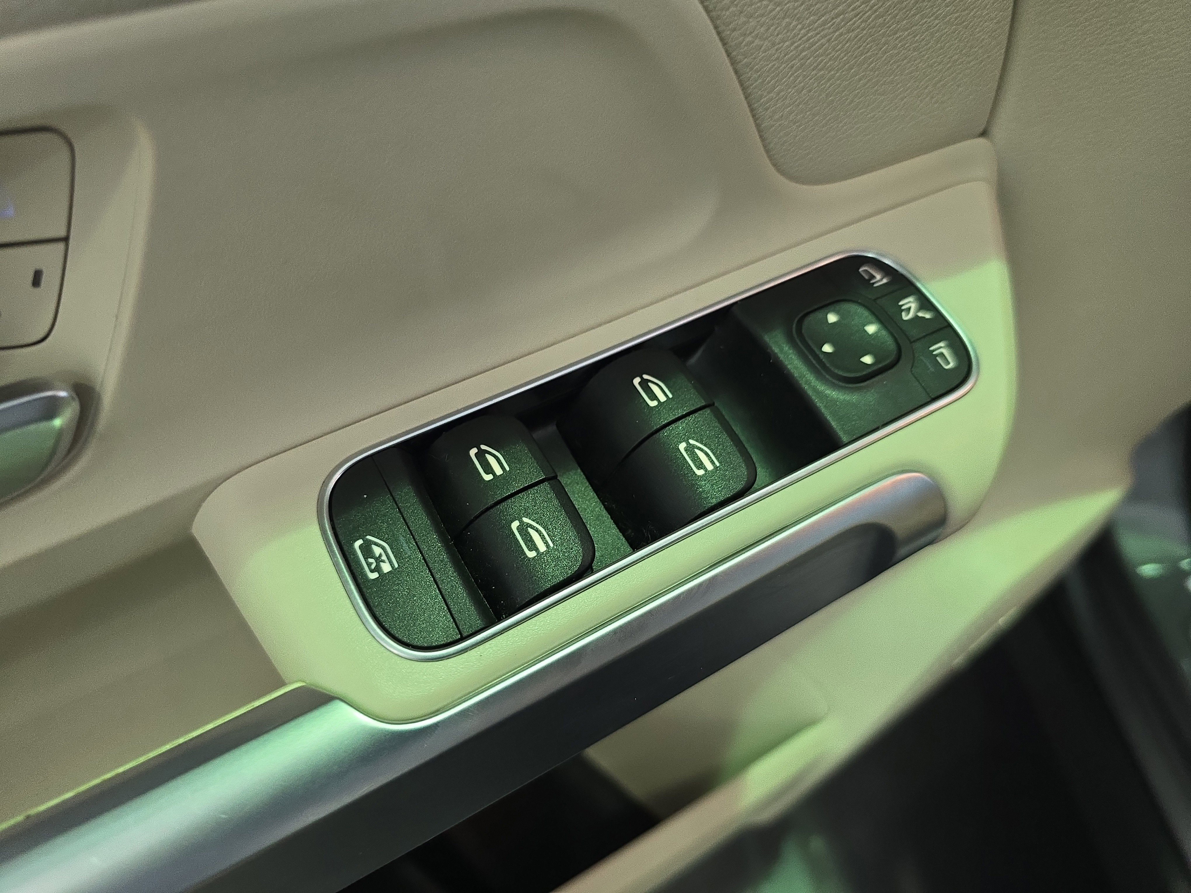 Used 2021 Mercedes-Benz GLB 250 4MATIC image 15