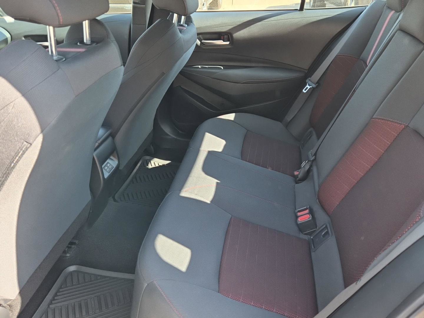 Used 2023 Toyota Corolla SE image 4