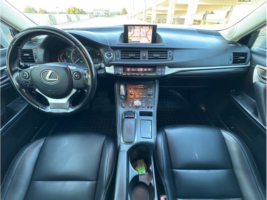 Used 2017 Lexus CT 200h image 15