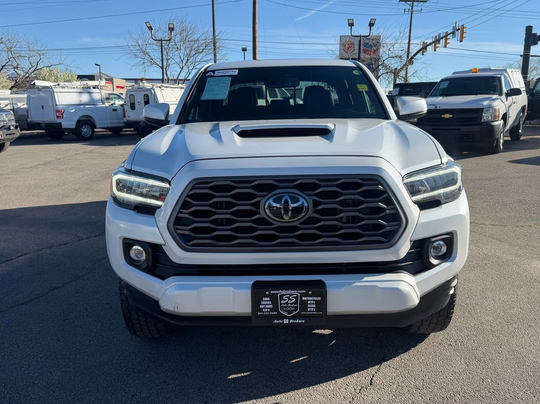 Used 2023 Toyota Tacoma TRD Sport w/ TRD Premium Sport Package AWD/4WD image 7