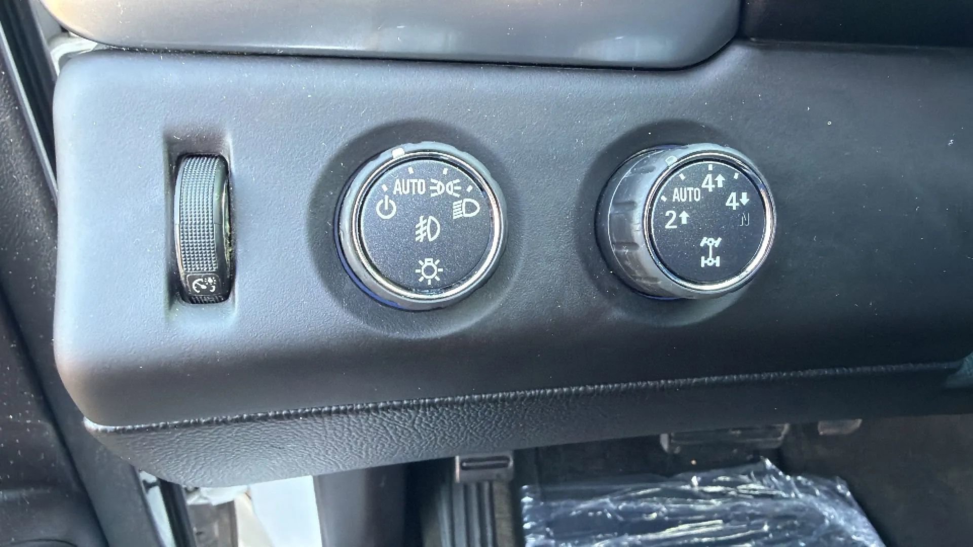 Used 2016 Chevrolet Suburban LT w/ Luxury Package image 22