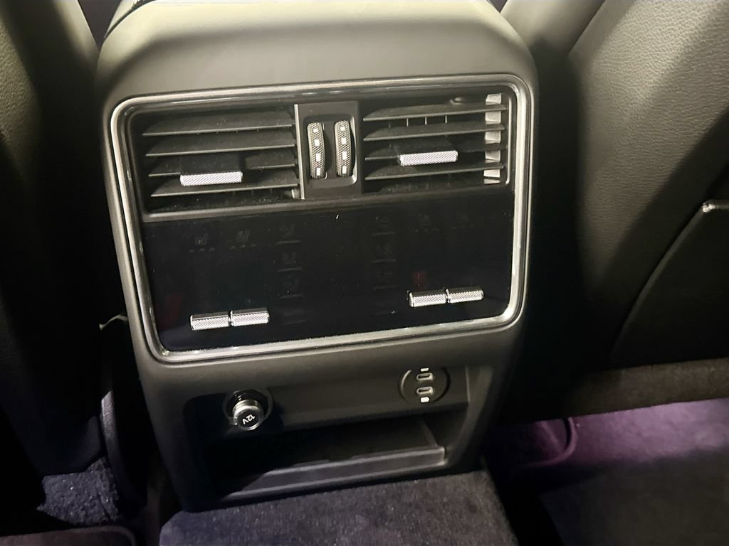 Used 2023 Porsche Cayenne Turbo AWD/4WD image 25