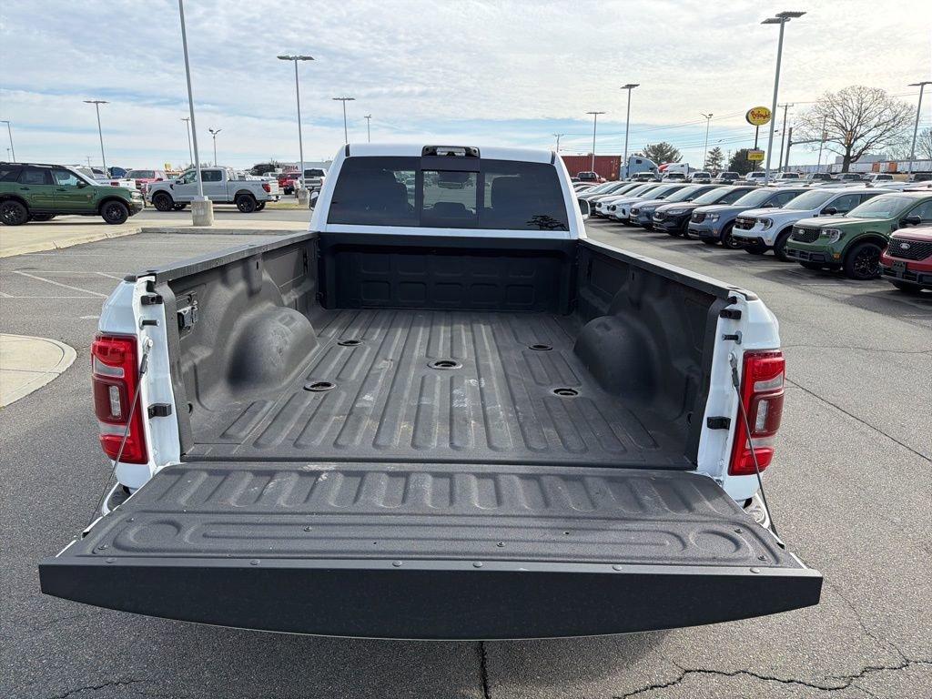 Used 2022 RAM 3500 Limited image 9