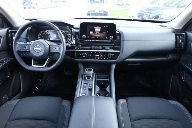 Certified 2025 Nissan Pathfinder SV w/ SV Premium Package FWD image 26
