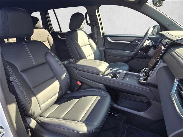 Used 2026 GMC Acadia Elevation w/ Elevation Premium Package FWD image 23