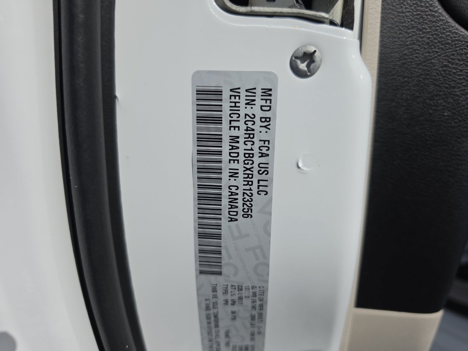 Used 2024 Chrysler Pacifica Touring-L FWD image 30