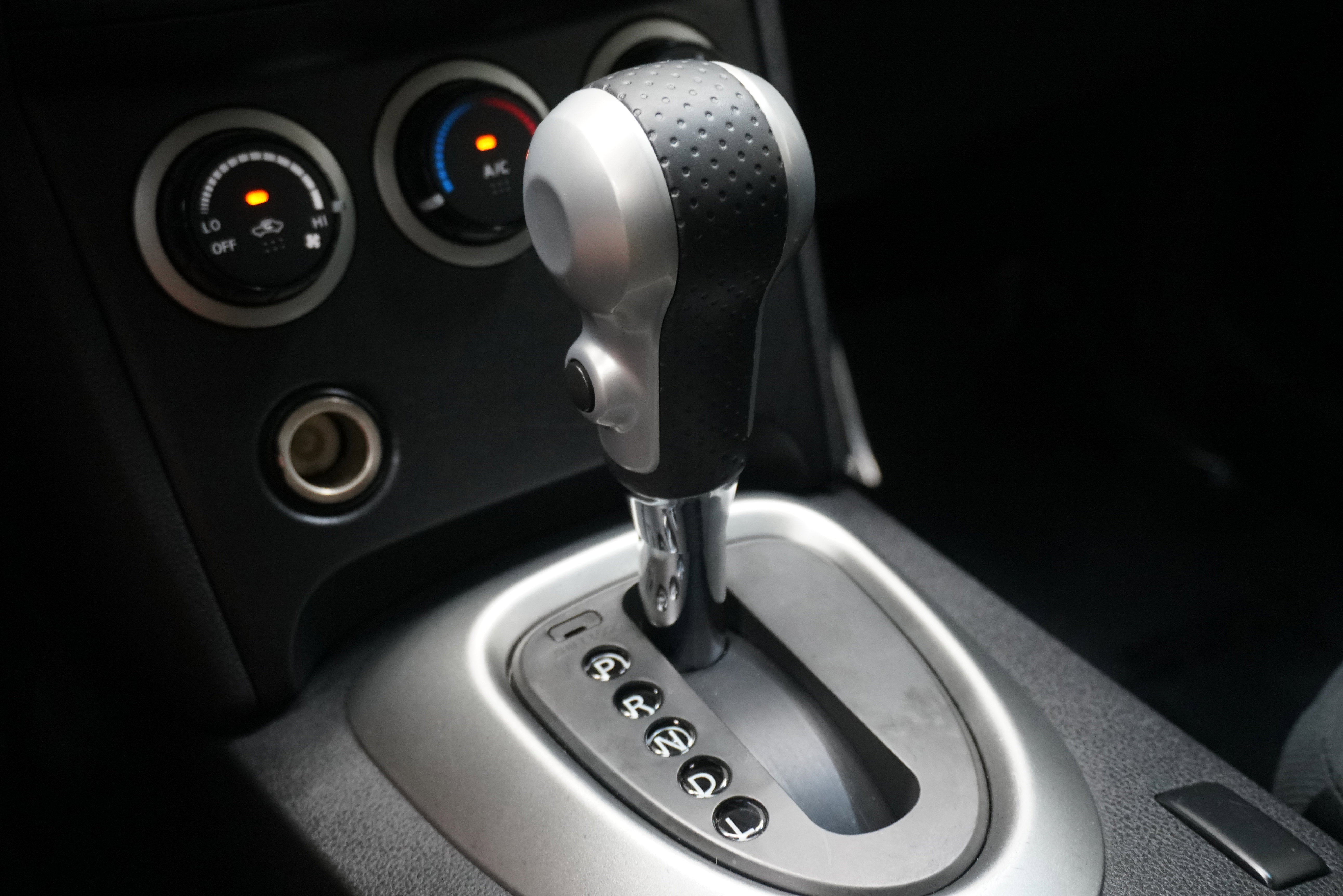 Used 2014 Nissan Rogue S image 16